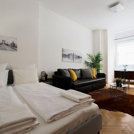 Standard Apartment By Hi5 - Petofi 12 布达佩斯 外观 照片